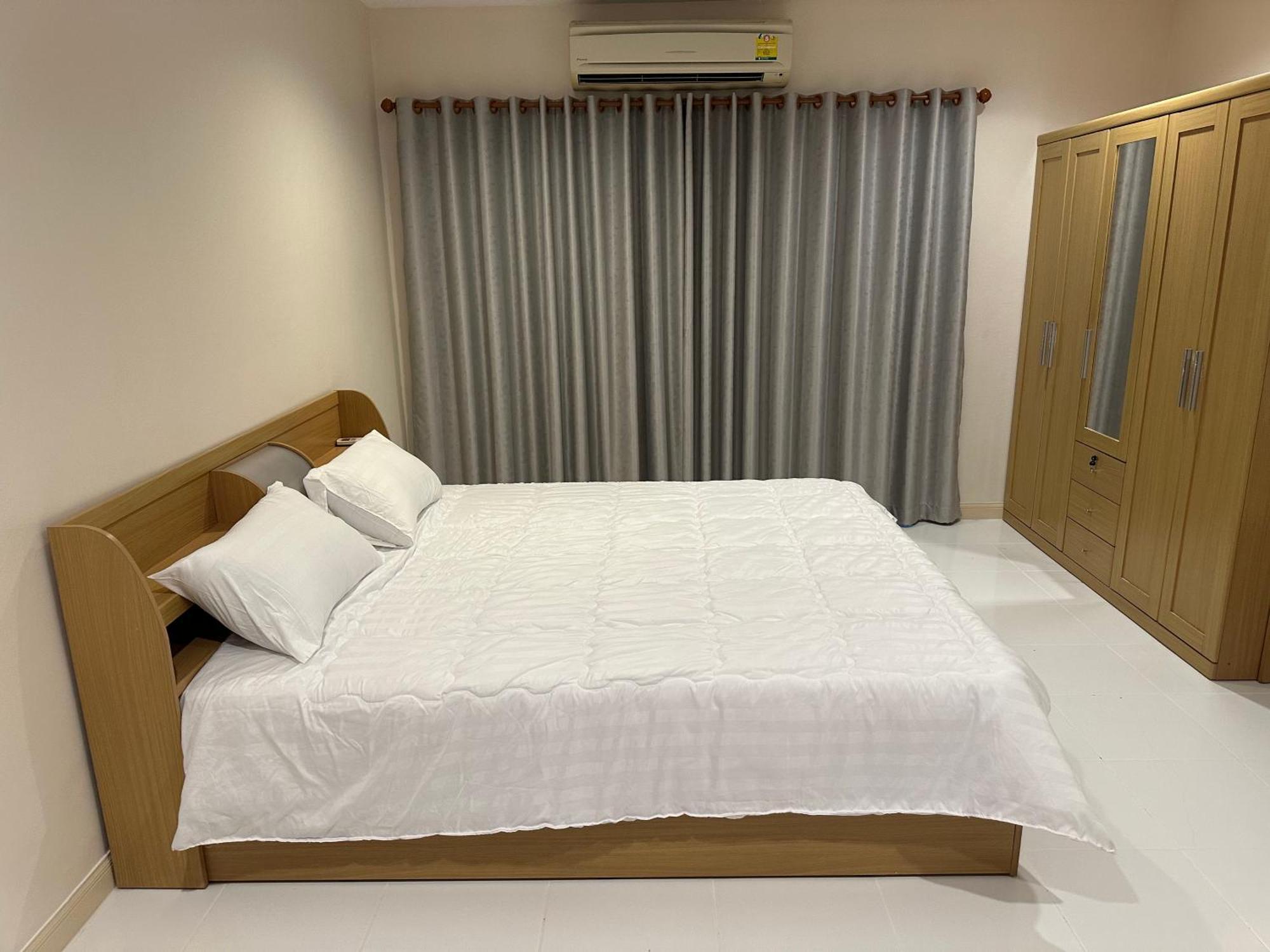 Country Complex Bangna Aparthotel Bangkok Esterno foto