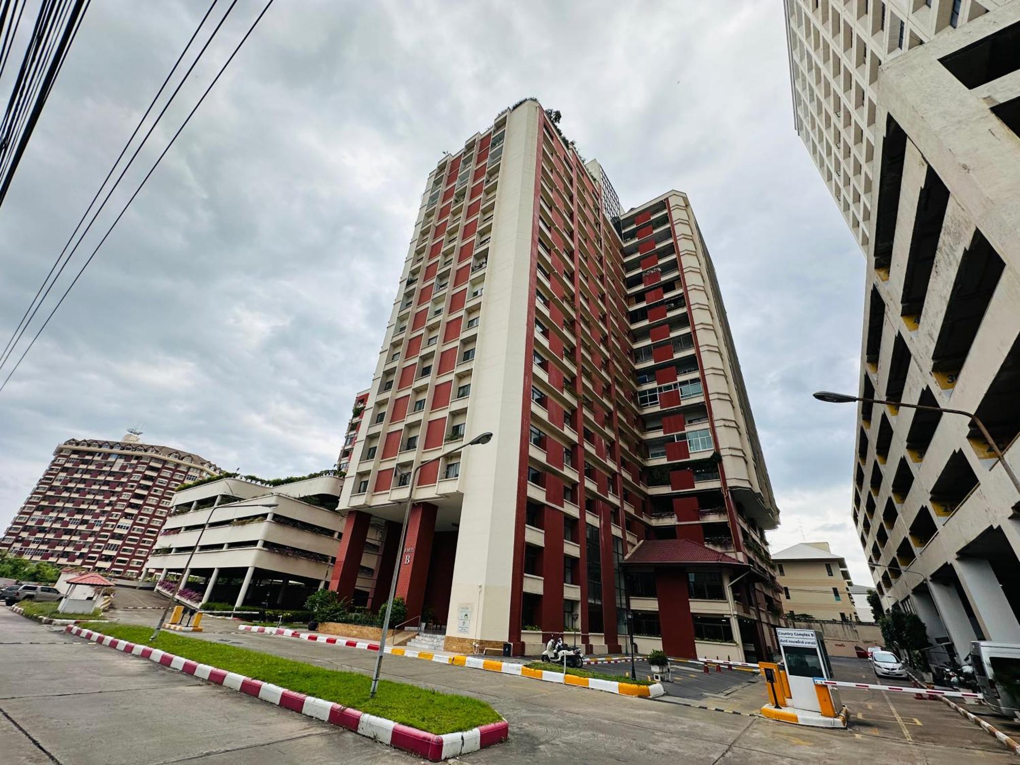 Country Complex Bangna Aparthotel Bangkok Esterno foto